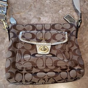 COACH!! Crossbody purse. Brown and Gold.